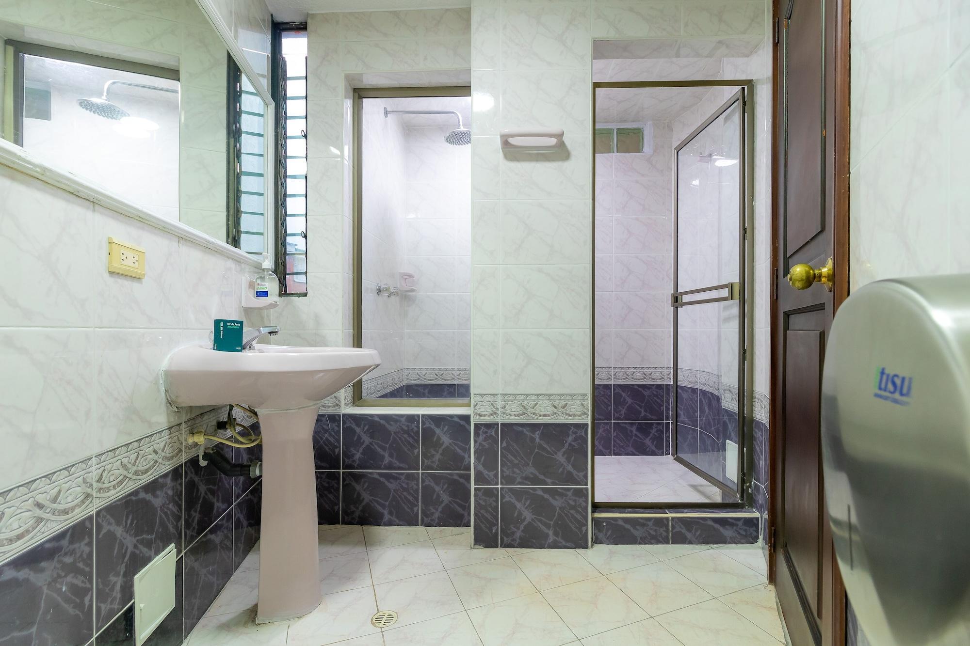 Hotel Ayenda Normandy Богота Екстериор снимка