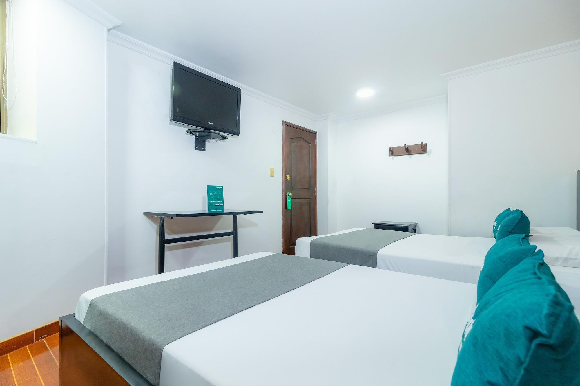 Hotel Ayenda Normandy Богота Екстериор снимка